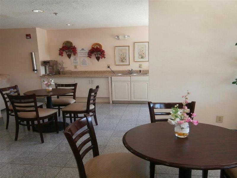 America'S Best Value Inn & Suites-Mcdonough Εξωτερικό φωτογραφία
