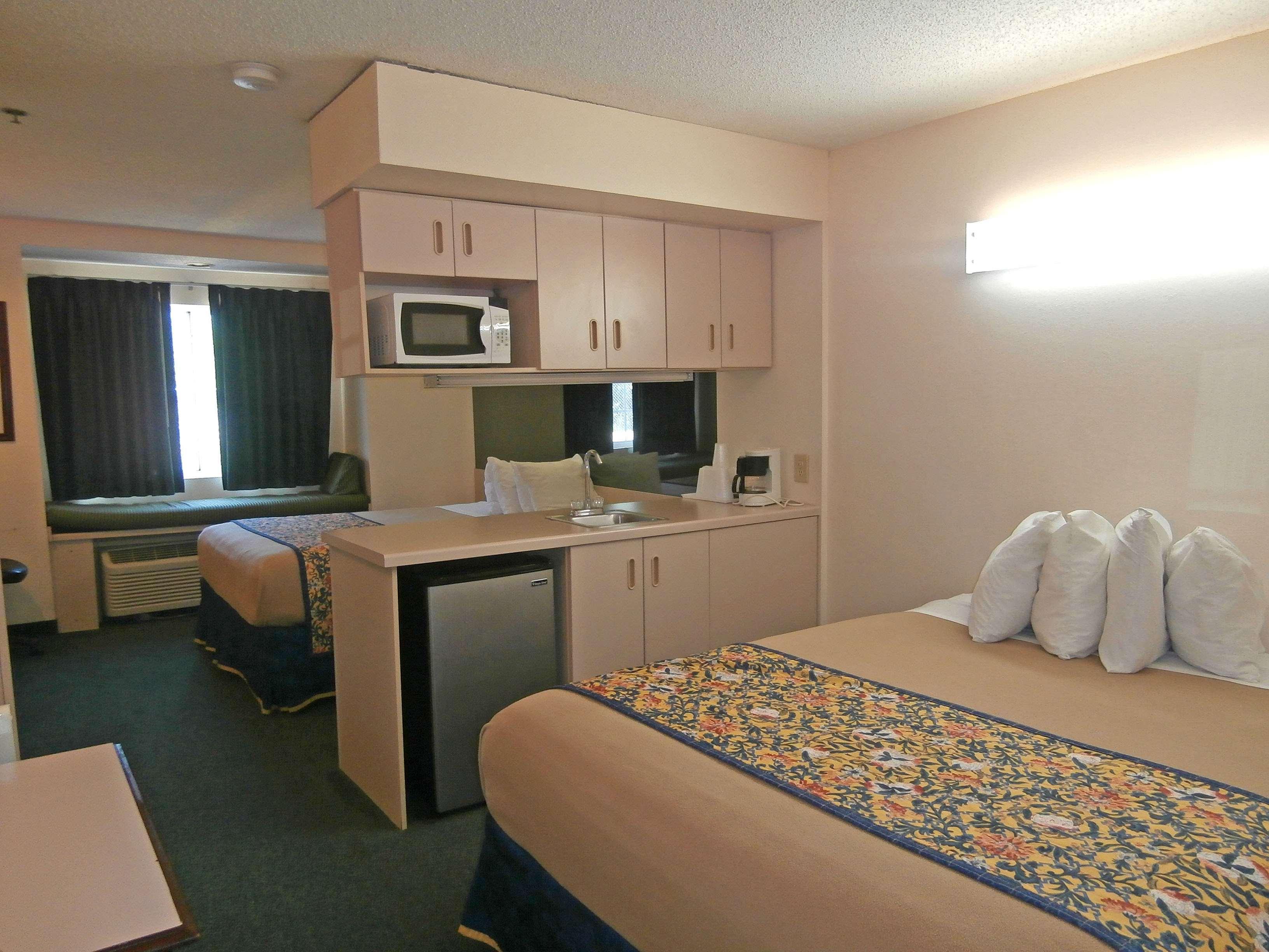 America'S Best Value Inn & Suites-Mcdonough Εξωτερικό φωτογραφία