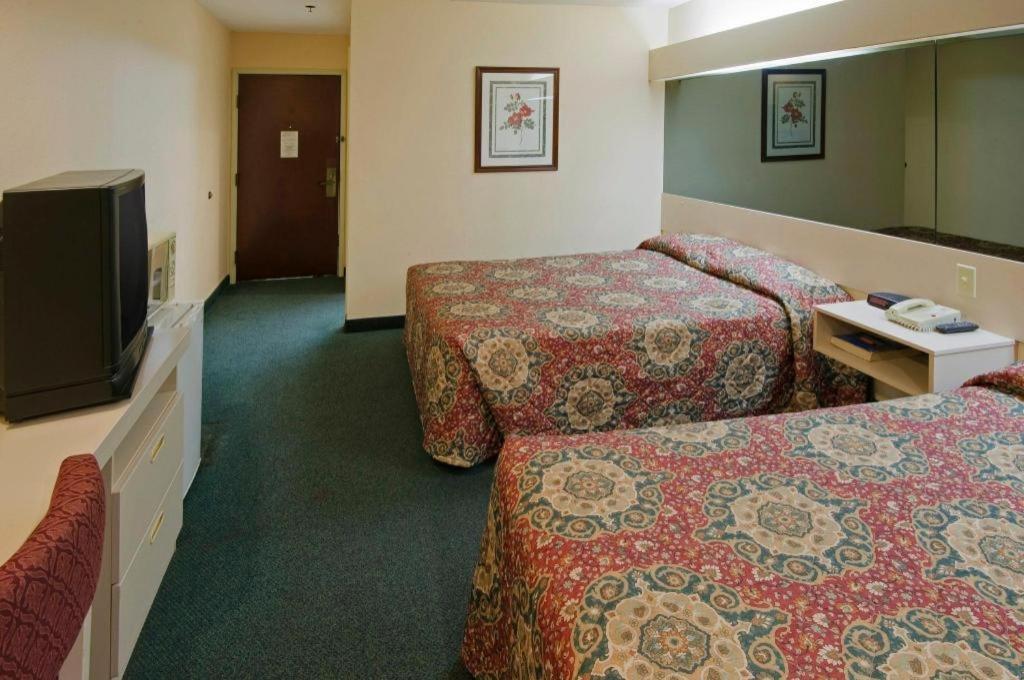 America'S Best Value Inn & Suites-Mcdonough Εξωτερικό φωτογραφία