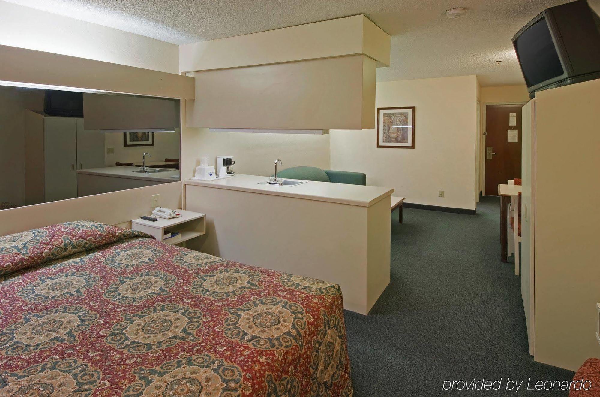 America'S Best Value Inn & Suites-Mcdonough Εξωτερικό φωτογραφία